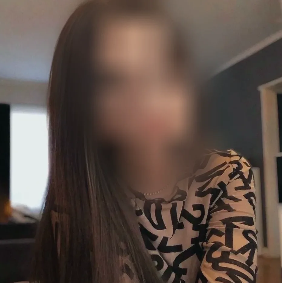 Fatma, 21