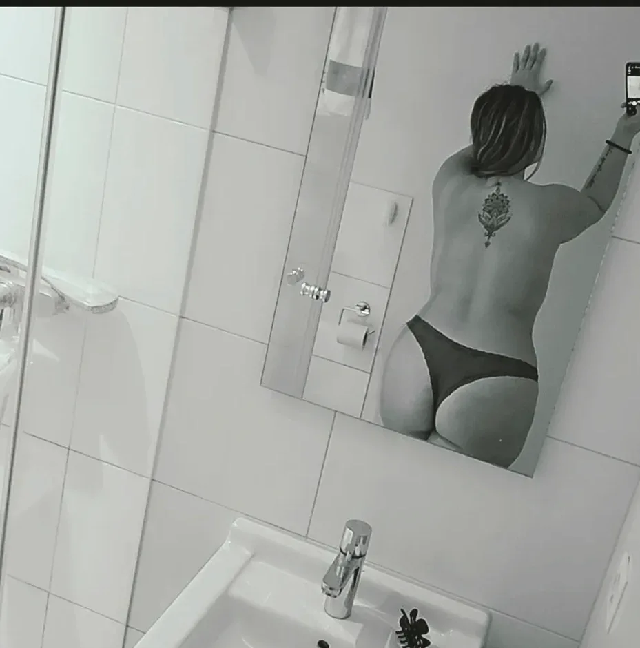 Greta, 28