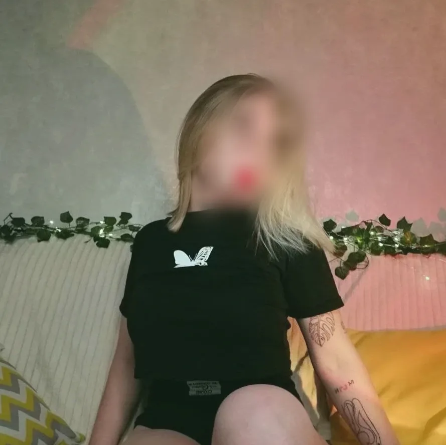 Lucia, 22
