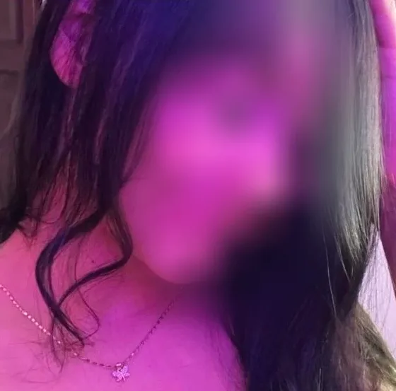 Manuela, 19