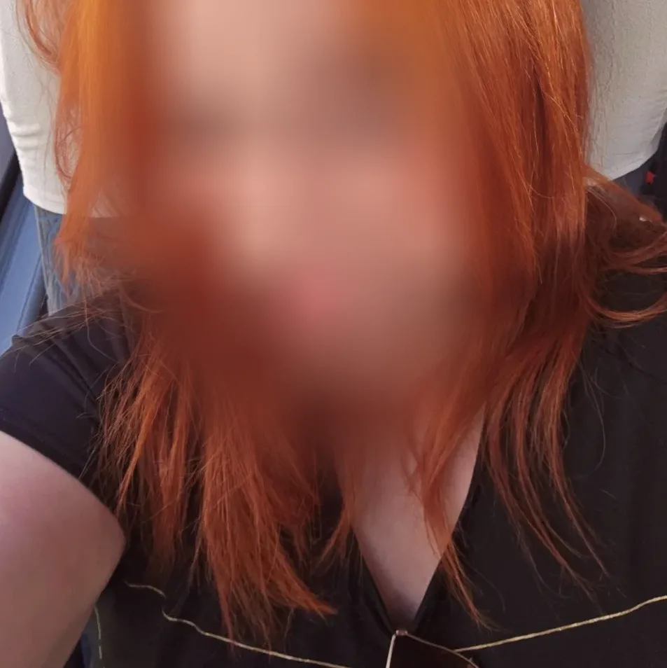Nadine, 25